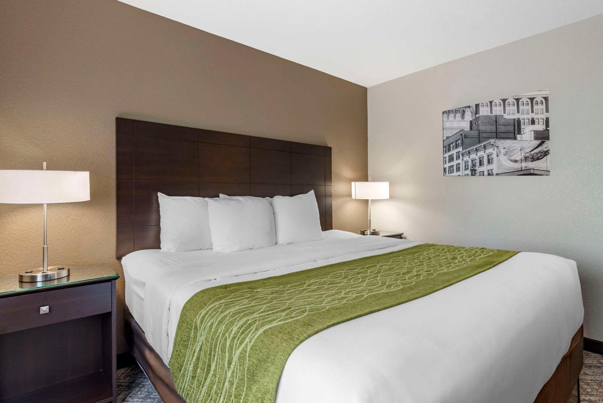 Comfort Inn & Suites Tualatin - Lake Oswego South Екстериор снимка
