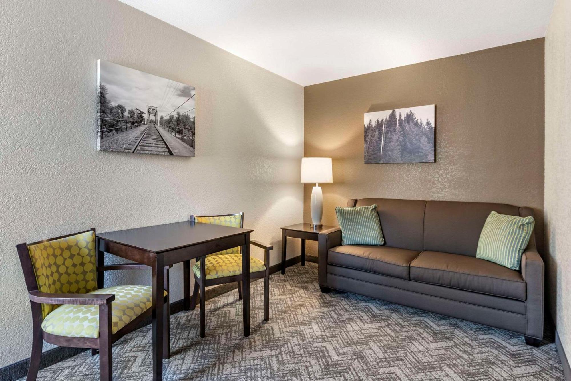 Comfort Inn & Suites Tualatin - Lake Oswego South Екстериор снимка