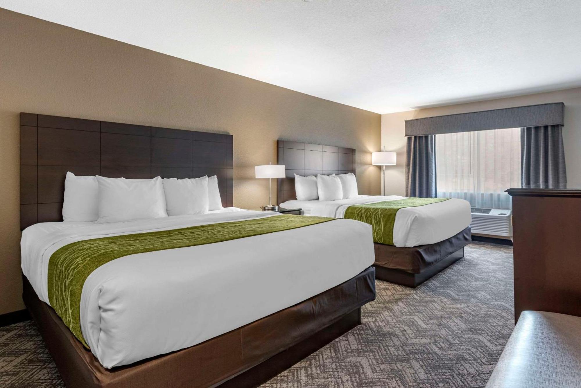 Comfort Inn & Suites Tualatin - Lake Oswego South Екстериор снимка