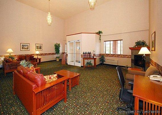 Comfort Inn & Suites Tualatin - Lake Oswego South Екстериор снимка