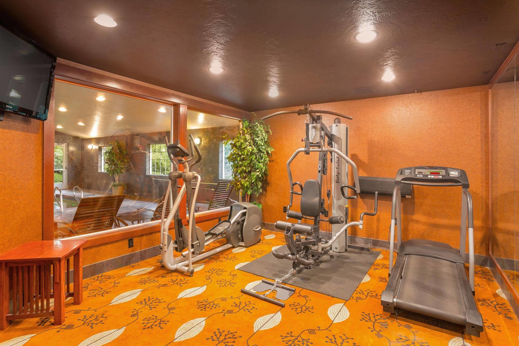 Comfort Inn & Suites Tualatin - Lake Oswego South Екстериор снимка